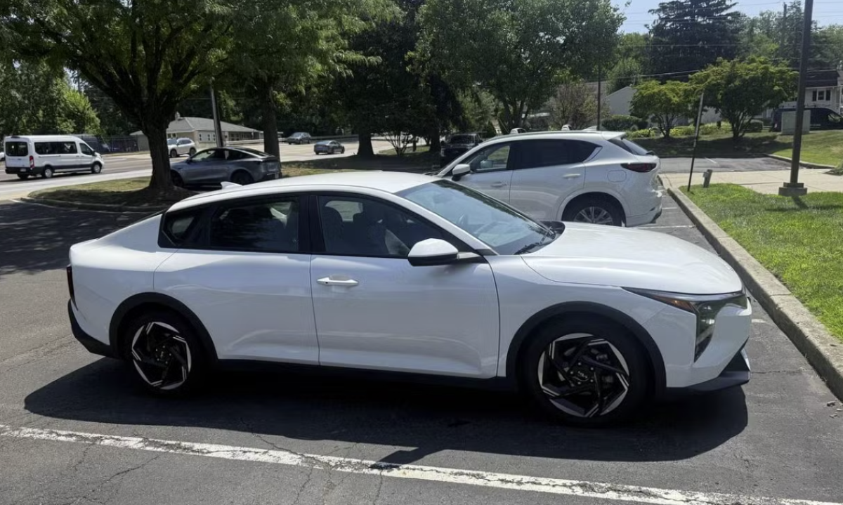 Kia K4